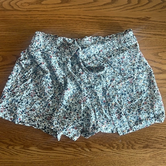 Madewell Drapey Floral shorts - Picture 1 of 5
